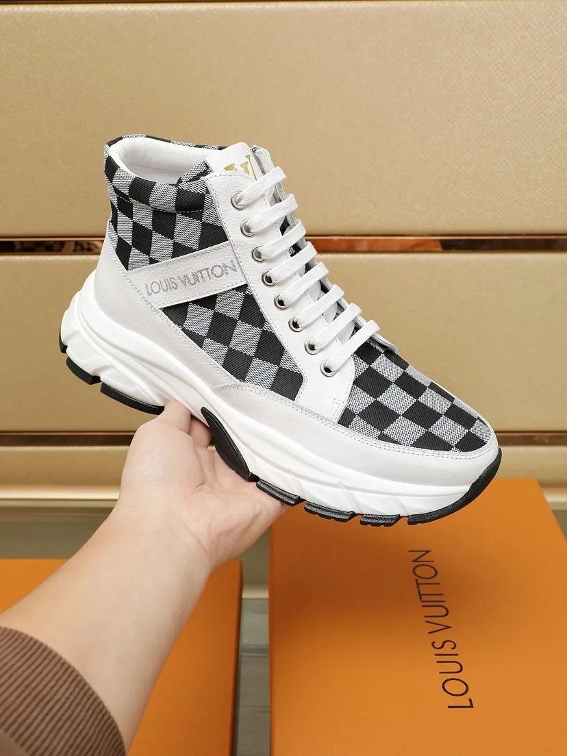 Factory P460 men's shoes 💰"LOUI* VUITTO*" popular men's casual shoes 💯Purchase-level quality, the upper is made of original materials with cowhide, the real thing is super shiny⚡️ Fashionable and versatile, the toe last shape is firm and full, the soles are LV original molds and can be put in and out at will. Light and comfortable on the foot ~ purely handmade, details determine the quality! Color: Two colors available. Size:38-44 (45 customized)